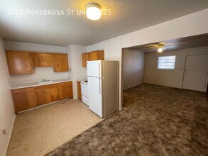 Building Photo - 1410 Ponderosa St