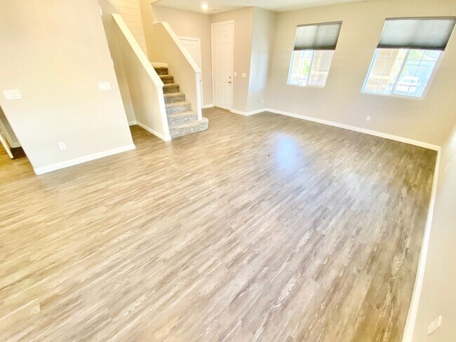 Building Photo - BEAUTIFUL 3 BEDROOM 2.5 BATHROOM TOWNHOUSE...