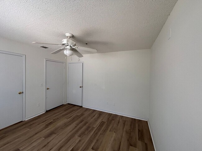 Building Photo - 1511-101 GRADUATE LN