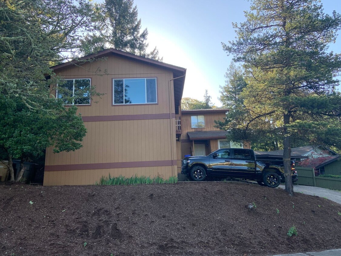 2955 NW Glenridge Dr Unit 2965, Corvallis, OR 97330 Room for Rent in