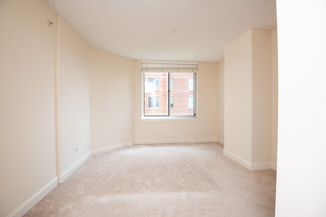 Building Photo - 1020 N Highland St
