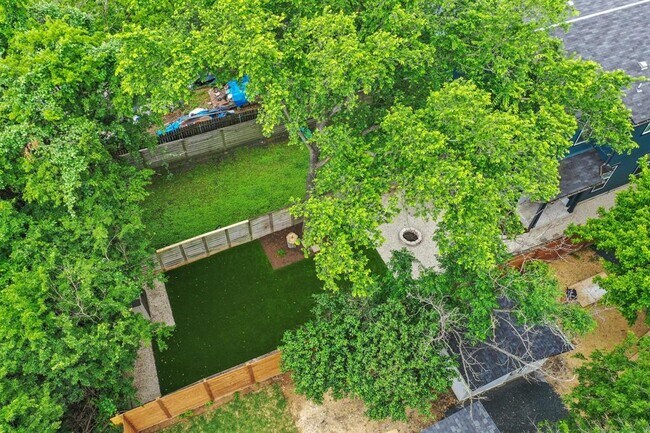 Foto del edificio - 1111 Estes Ave