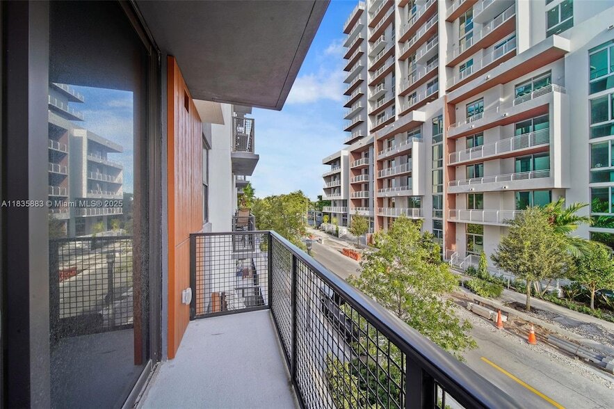 Foto principal - 555 NE 8th St
