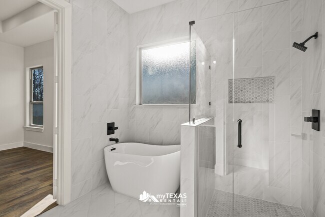 Foto del edificio - 2701 Stone Hedge St