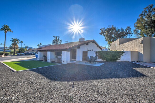 Foto del edificio - 15024 N 6th Ln