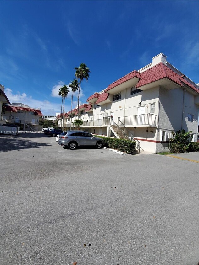6707 N Kendall Dr Unit 102, Miami, FL 33156 Condo for Rent in Miami