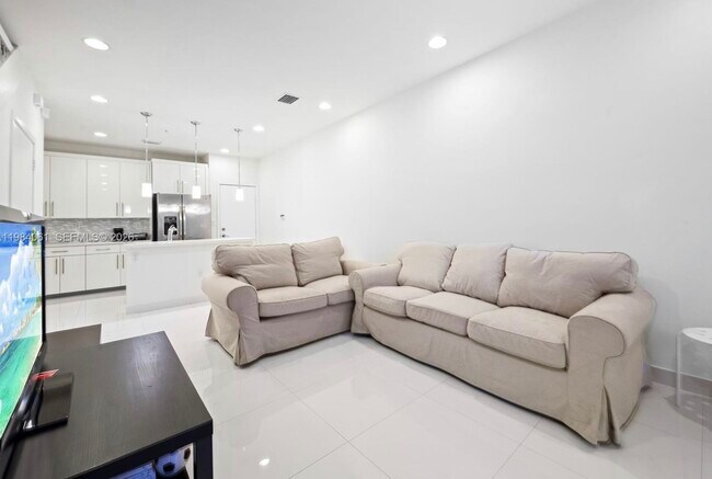 Foto del edificio - 2641 NE 212th Ter