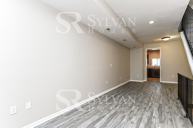 Foto del edificio - Charming & Modern 3 BR, 2 BA Townhome