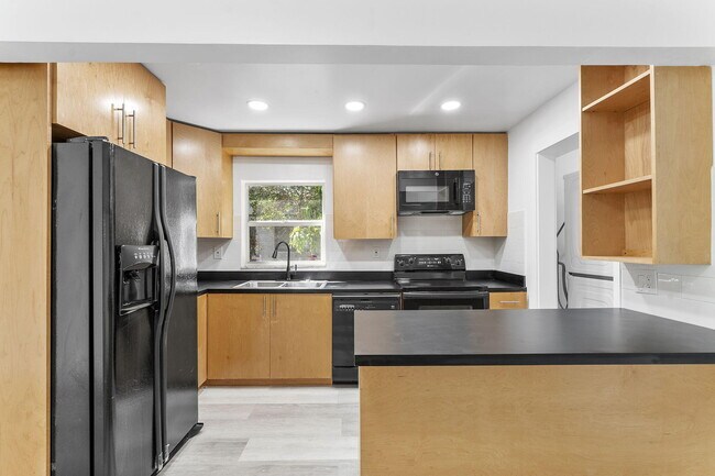 Building Photo - 747 NW 1st Terrace