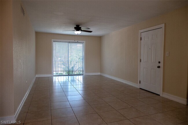 Building Photo - 12660 Kenwood Ln