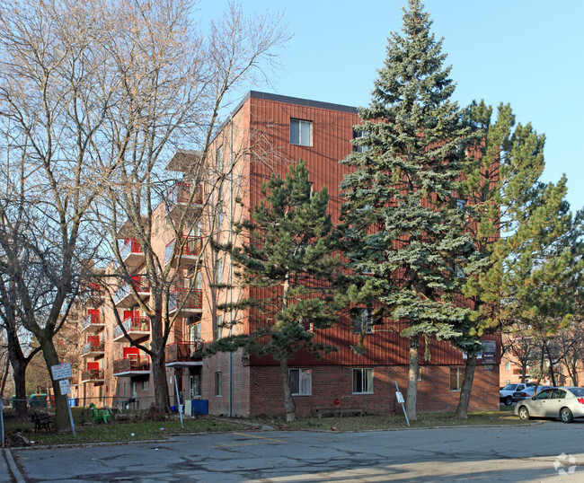 Primary Photo - Venice Park Apartments