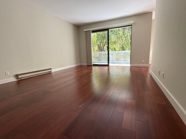 Photo - 4 Admiral Dr Apartment