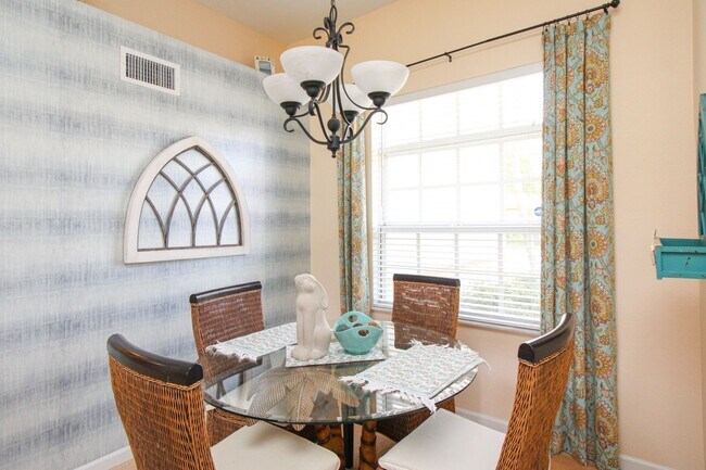Foto del edificio - ORCHID COVE - 2 BEDS / 2 BATHS - GARAGE - ...