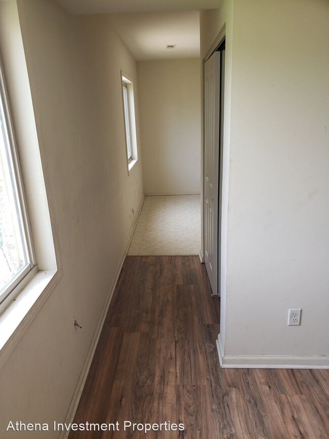 Building Photo - 2030 Catalpa Dr.