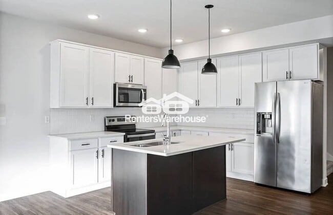 Building Photo - 3622 NE Kara Ln