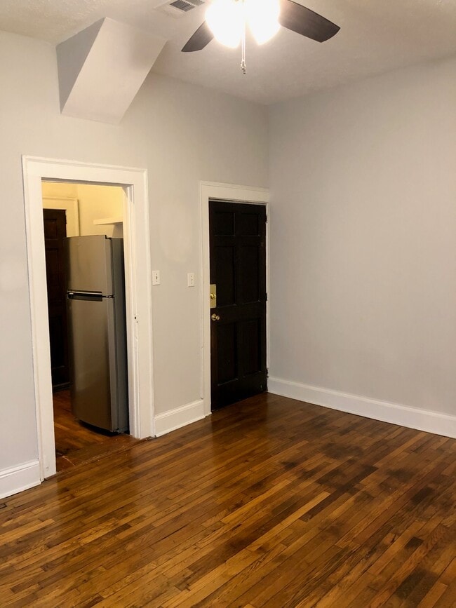 Building Photo - Highland Manor