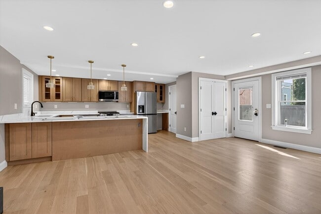 Building Photo - 17 Allston St