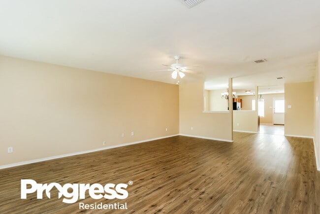 Foto del edificio - 8410 River Bluffs Dr