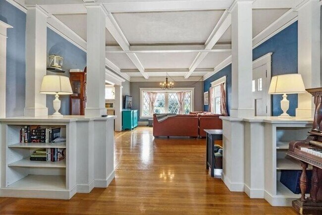 Building Photo - 122 Oregon Terrace