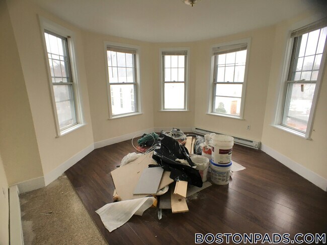 Foto del edificio - 739 Parker St