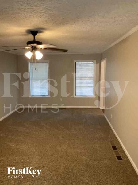 Building Photo - 2055 Pinella Dr