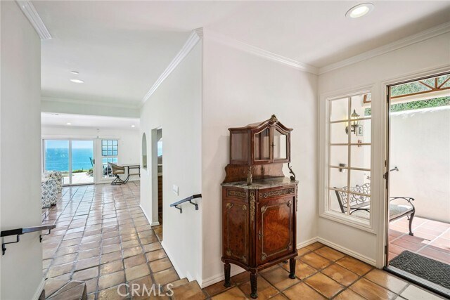 Building Photo - 257 Avenida Lobeiro