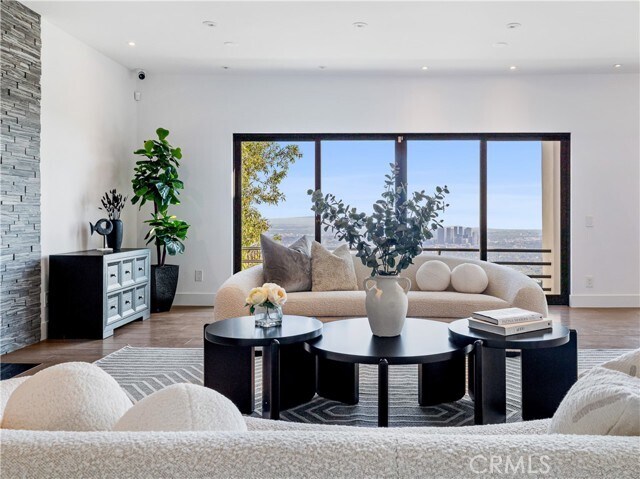 Foto del edificio - 2287 Sunset Plaza Dr