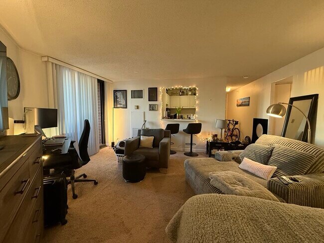 Foto del edificio - 3660 N Lake Shore Dr