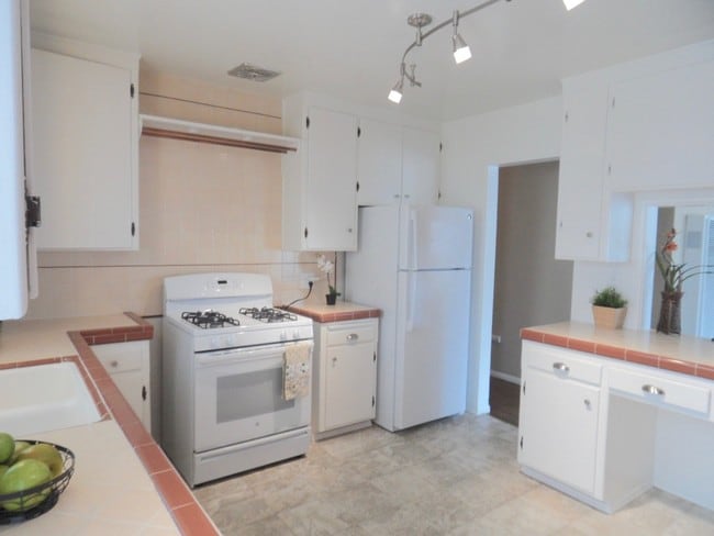 Building Photo - 1058 Wilbur Ave