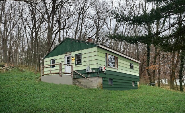 Building Photo - 75 Cranska Rd