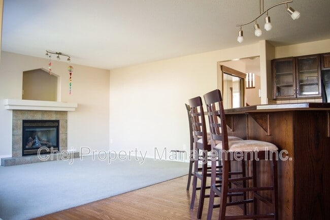 Building Photo - 4314 McMullen Way SW