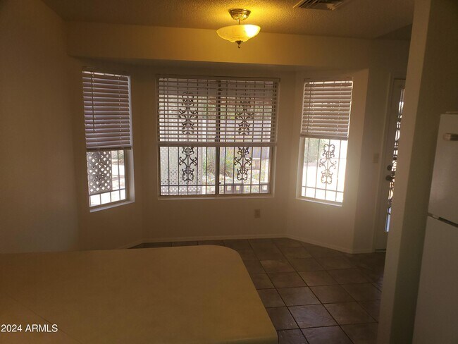 Foto del edificio - 9045 W Palo Verde Ave