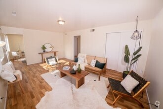 Building Photo - 2669 S Highland Dr