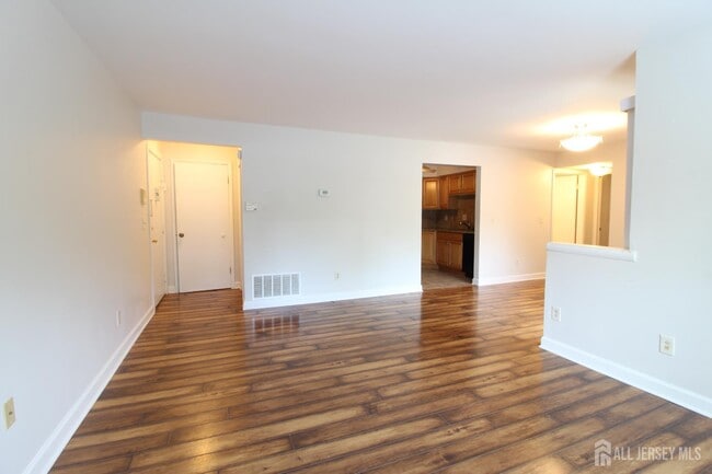 Building Photo - 3123 Sayre Dr