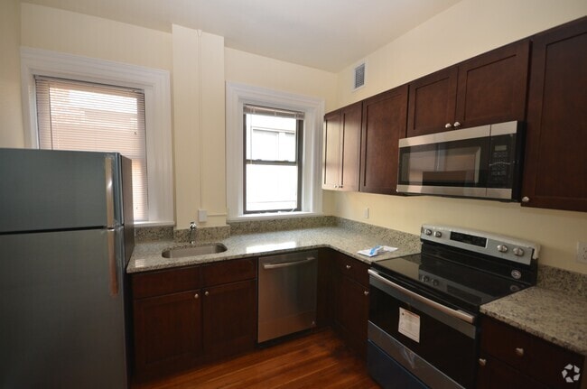 Building Photo - 1486 Beacon St
