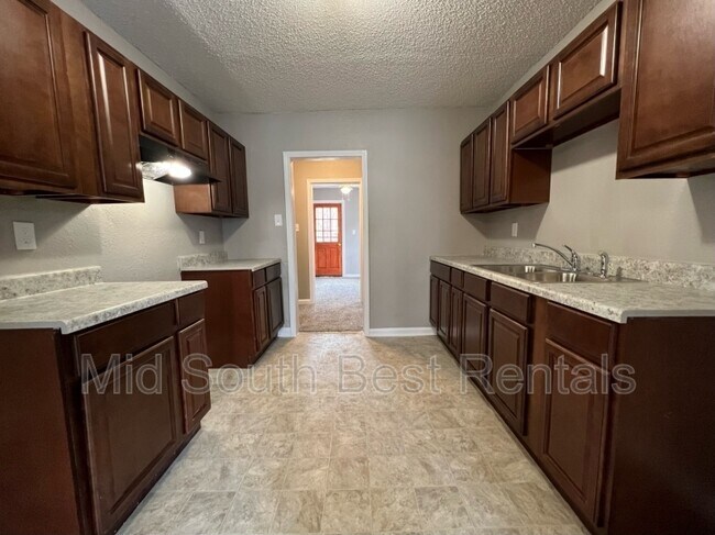 Foto del edificio - 1361 Lambert St