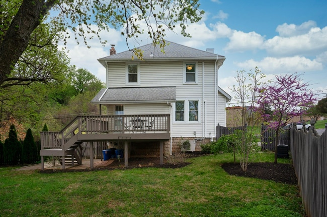 Building Photo - 201 Kenwood Ave