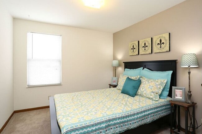 Danbury - Town & Country Apartments