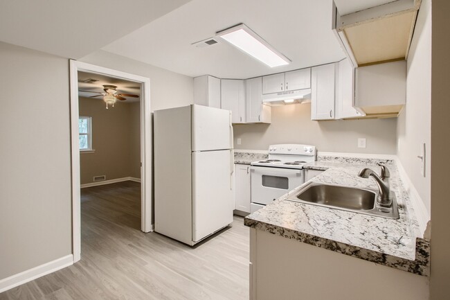 Open kitchen concept - 4233 Valley Grove Dr
