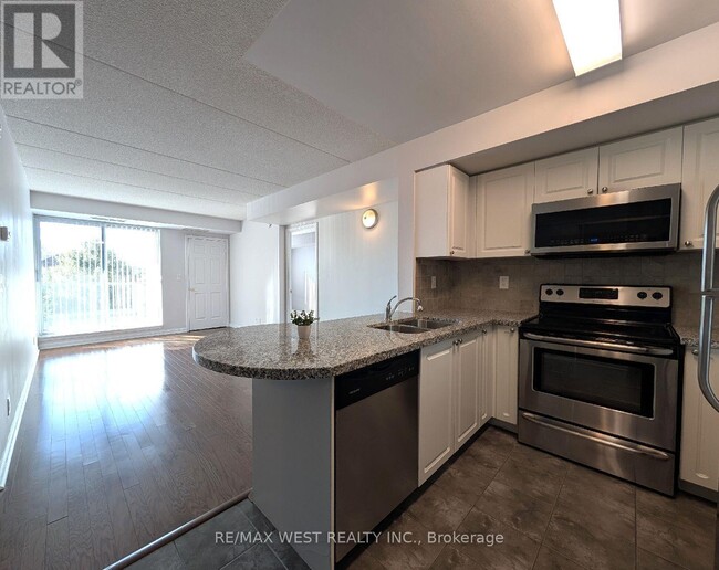 Building Photo - 65 Via Rosedale