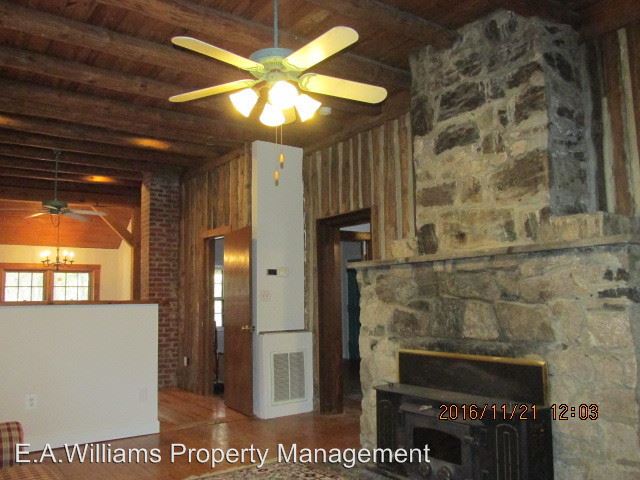 Building Photo - 6331 Mockingbird Ln