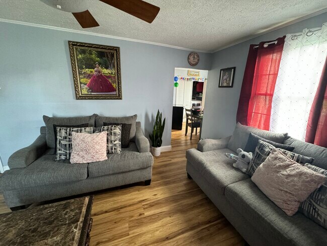 Foto del edificio - 3400 Fairway Rd