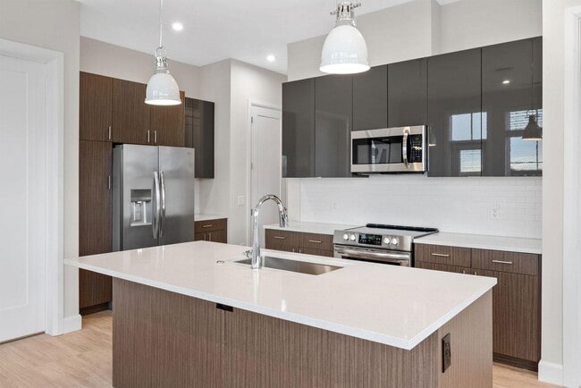 Building Photo - Station 73 at Battery Park