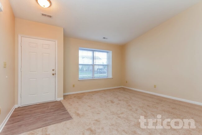 Foto del edificio - 6453 Townsend Way