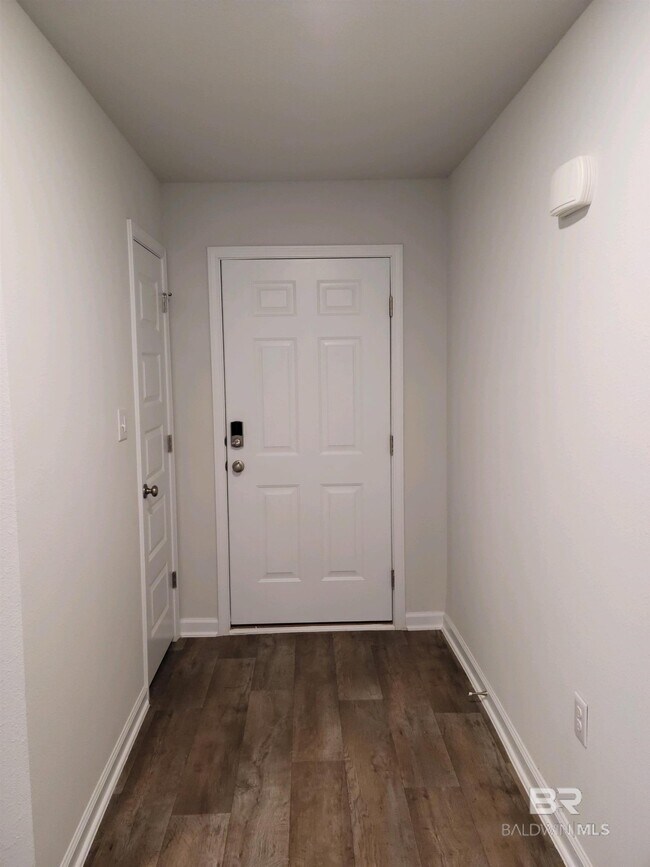 Foto del edificio - 10703 Northern Dancer Ct
