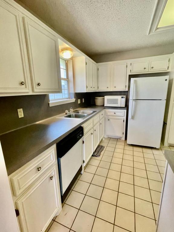 Building Photo - 2807 Montgomery Dr