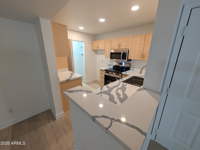 Foto del edificio - 1880 E Morten Ave