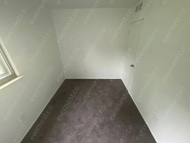 Foto del edificio - 5966 Princess St