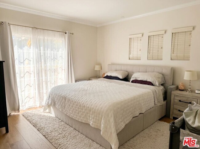 Foto del edificio - 4832 Whitsett Ave