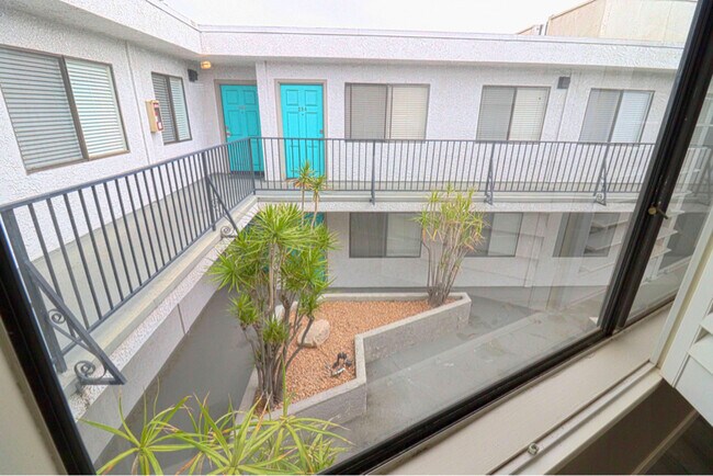 Foto del edificio - 11040 Hesby St